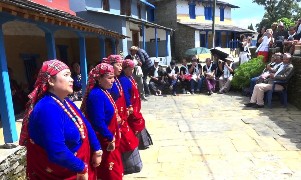 धम्पुसलाई चिनाउने आमा समूहहरु परम्परागत संस्कृति पनि जोगाउँदै